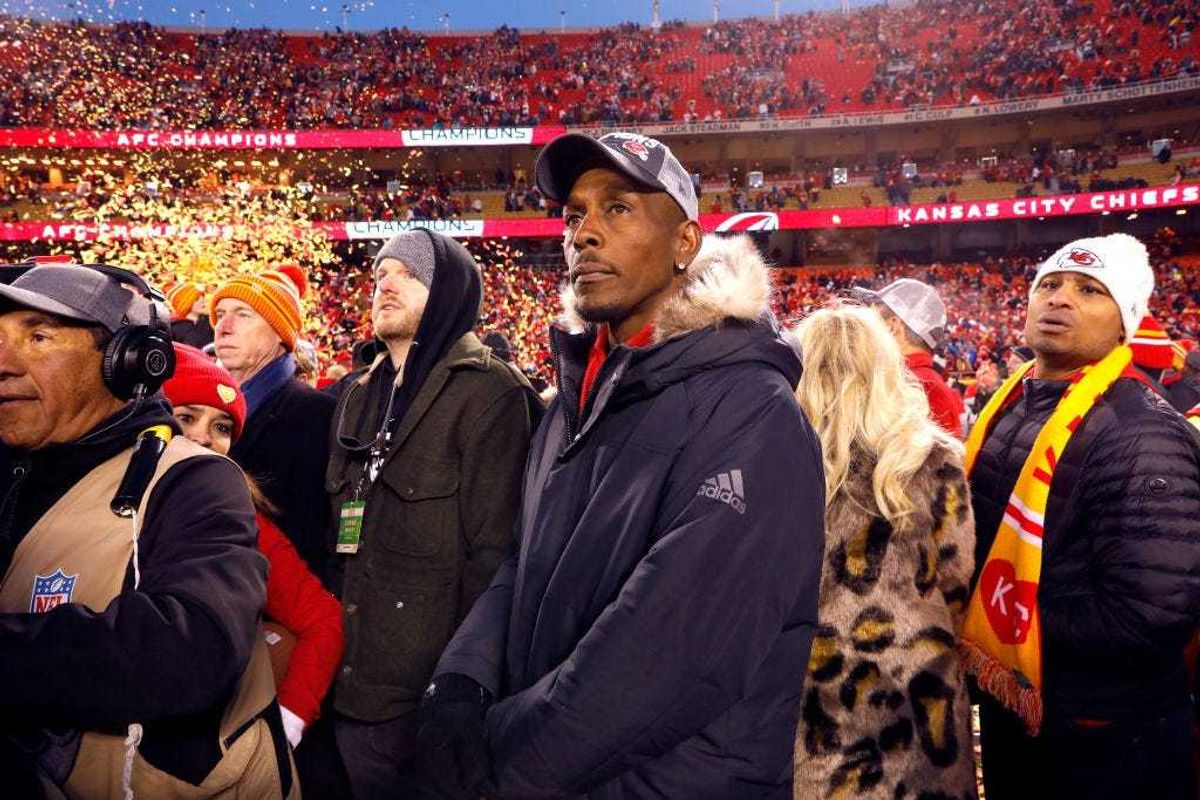 Patrick Mahomes #15 of the Kansas City Chiefs' father Pat Mahomes looks on after the Kansas City Chiefs defeated the Tennessee Titans in the AFC Championship Game at Arrowhead Stadium on January 19, 2020 in Kansas City, Missouri. The Chiefs defeated the Titans 35-24.