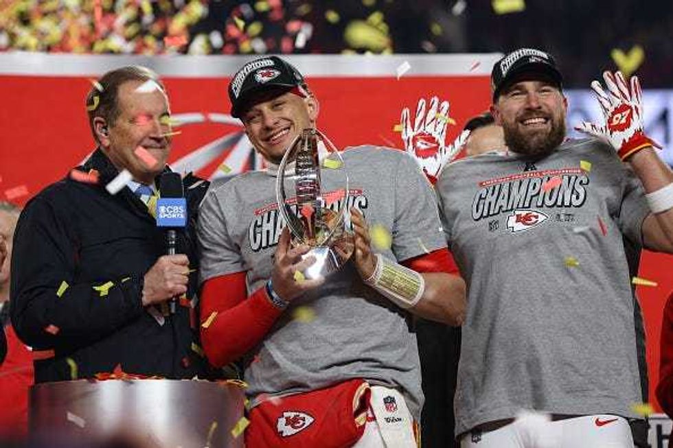 Patrick Mahomes, Jim Nantz and Travis Kelce