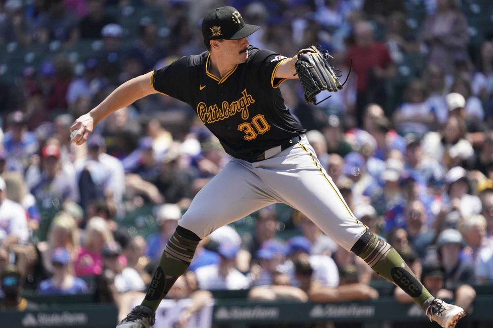 Paul Skenes pitching at Wrigley Field