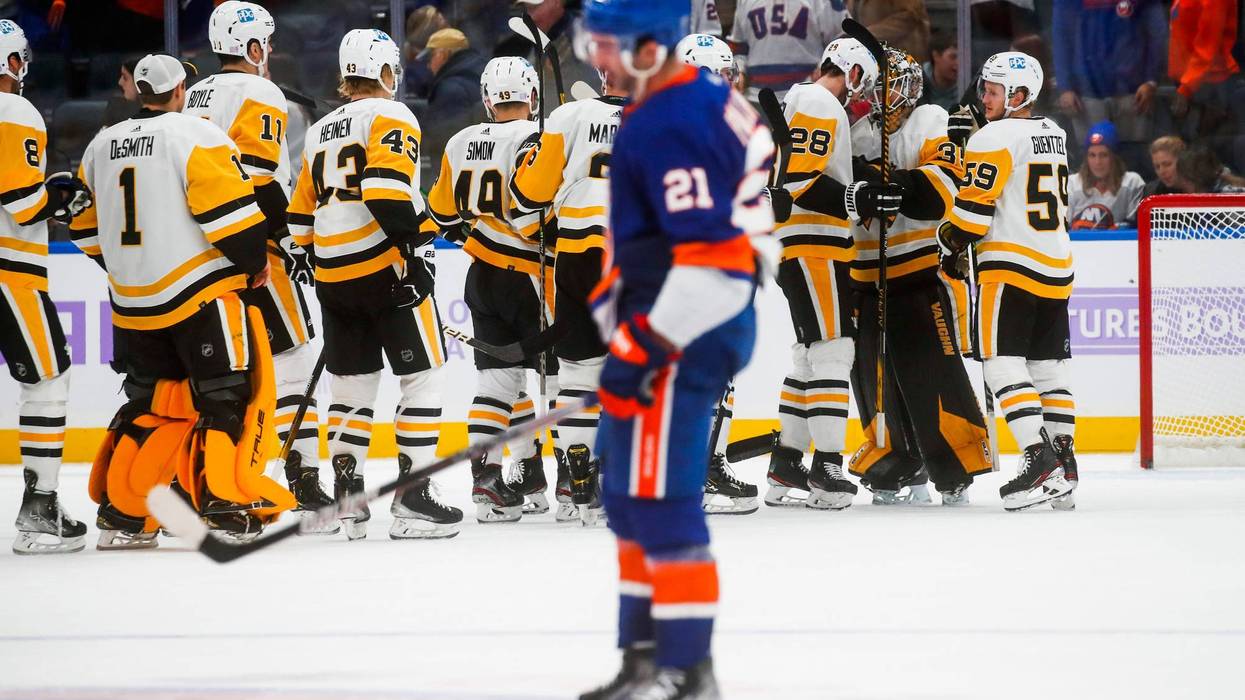 Penguins Islanders Hockey