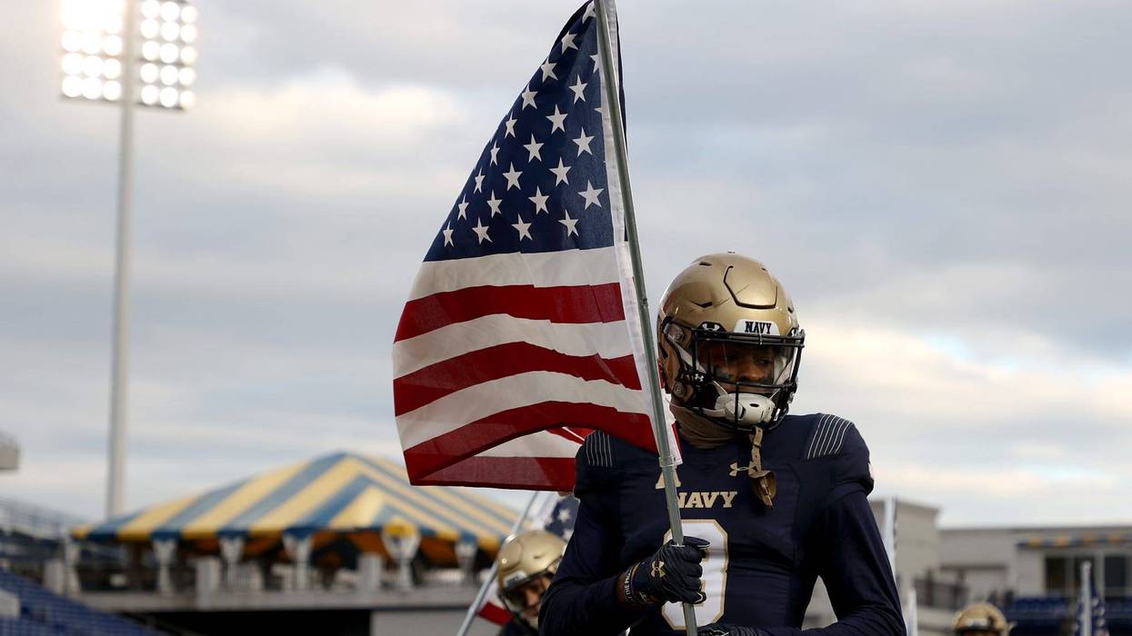 Pentagon chief allows Naval Academy grad to pursue NFL job