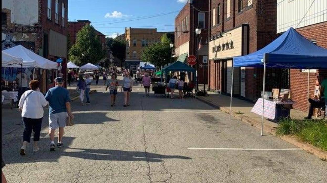 People gathered at the Tarentum Night Market