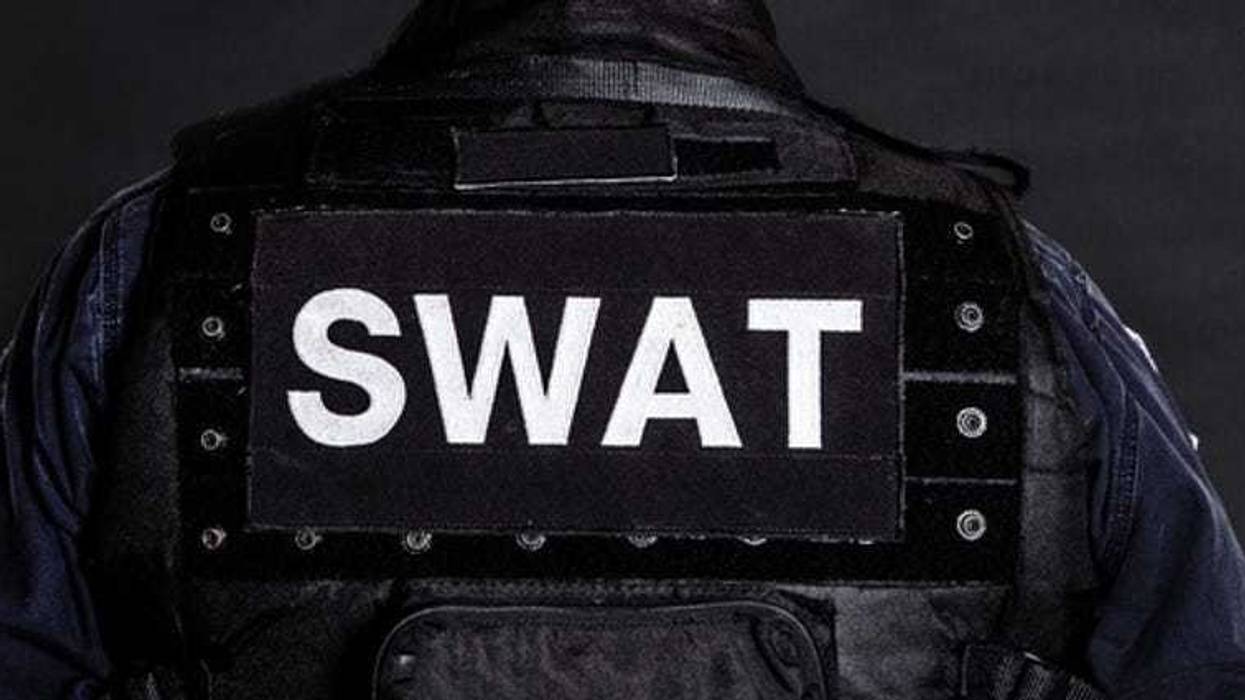 Person found dead of apparent self-inflicted gunshot wound after SWAT standoff at Pulaski Park hotel, police say