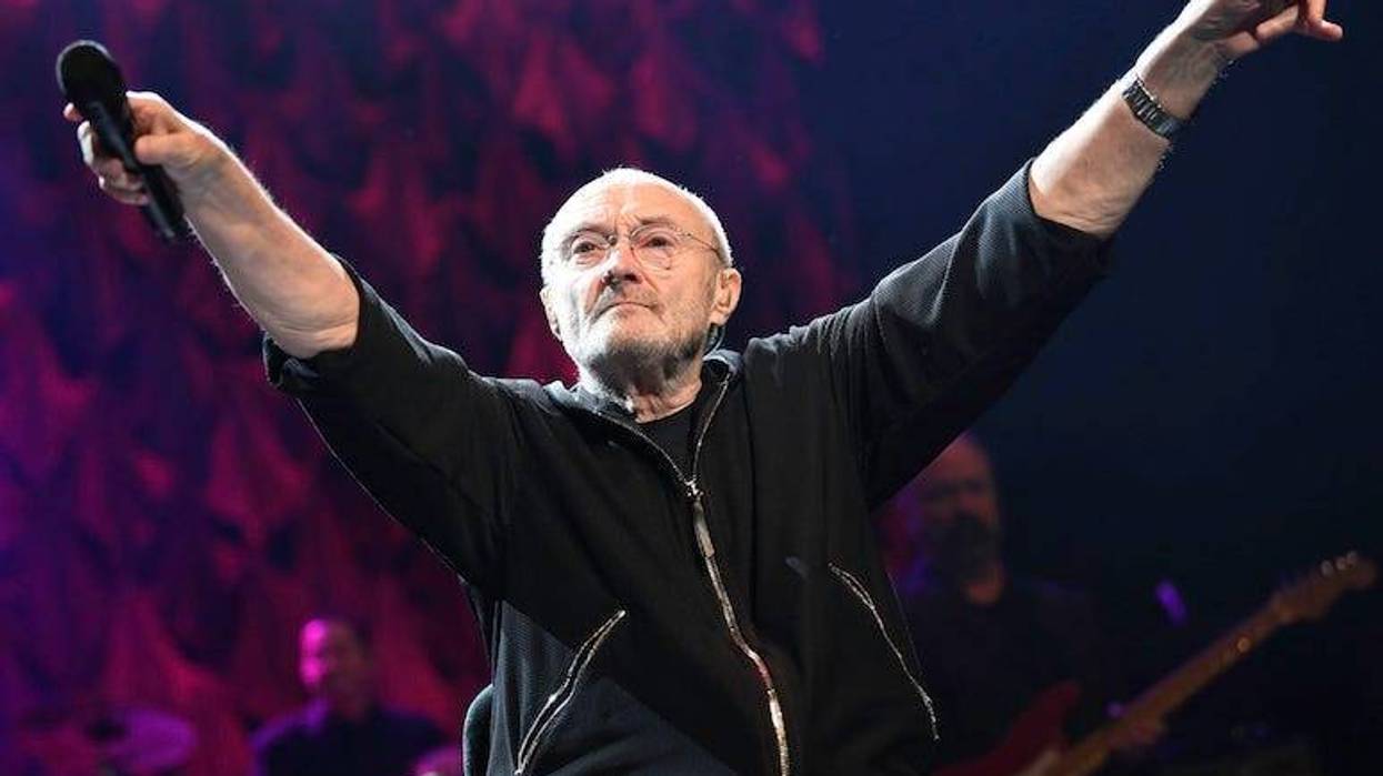 Phil Collins, Concert, Arms Extended, Dreaming on the Beach, 2018