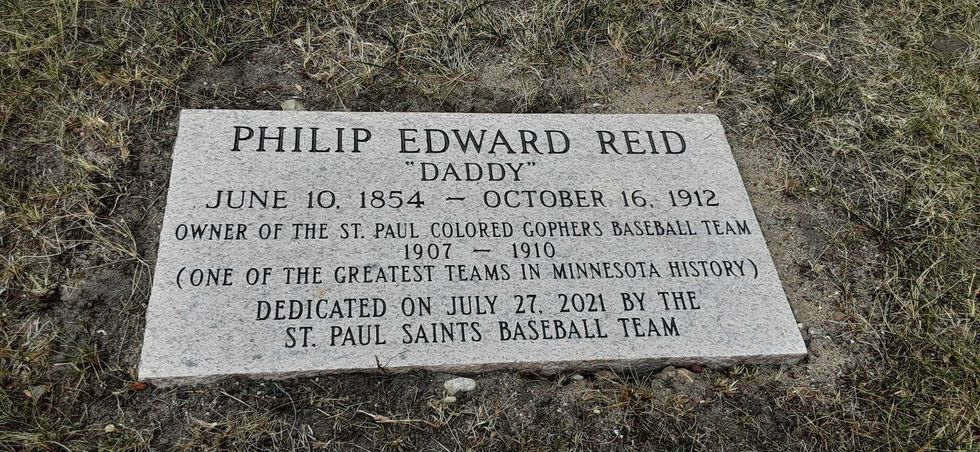 Phil Reid headstone