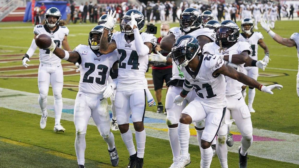 Philadelphia Eagles free safety Rodney McLeod (23) celebrates with his teammates