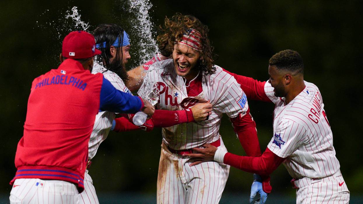 Schwarber delivers as Phillies rally again to beat Giants 6-5 in 10 innings for doubleheader sweep