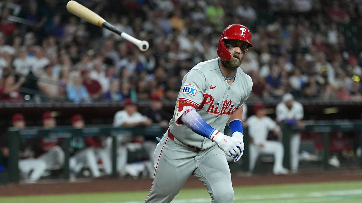 Bryson Stott hits a solo HR, Phillies beat the Diamondbacks 2-1 to cap 21-win August