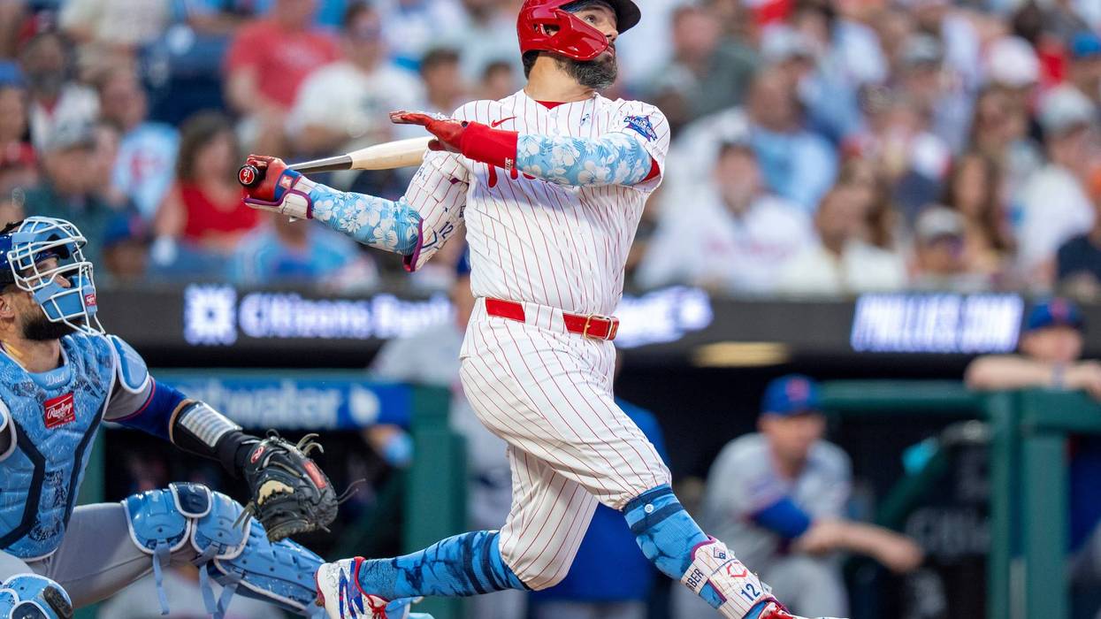 Schwarber, Harper homer again as Phillies beat Mets 6-2 to win series