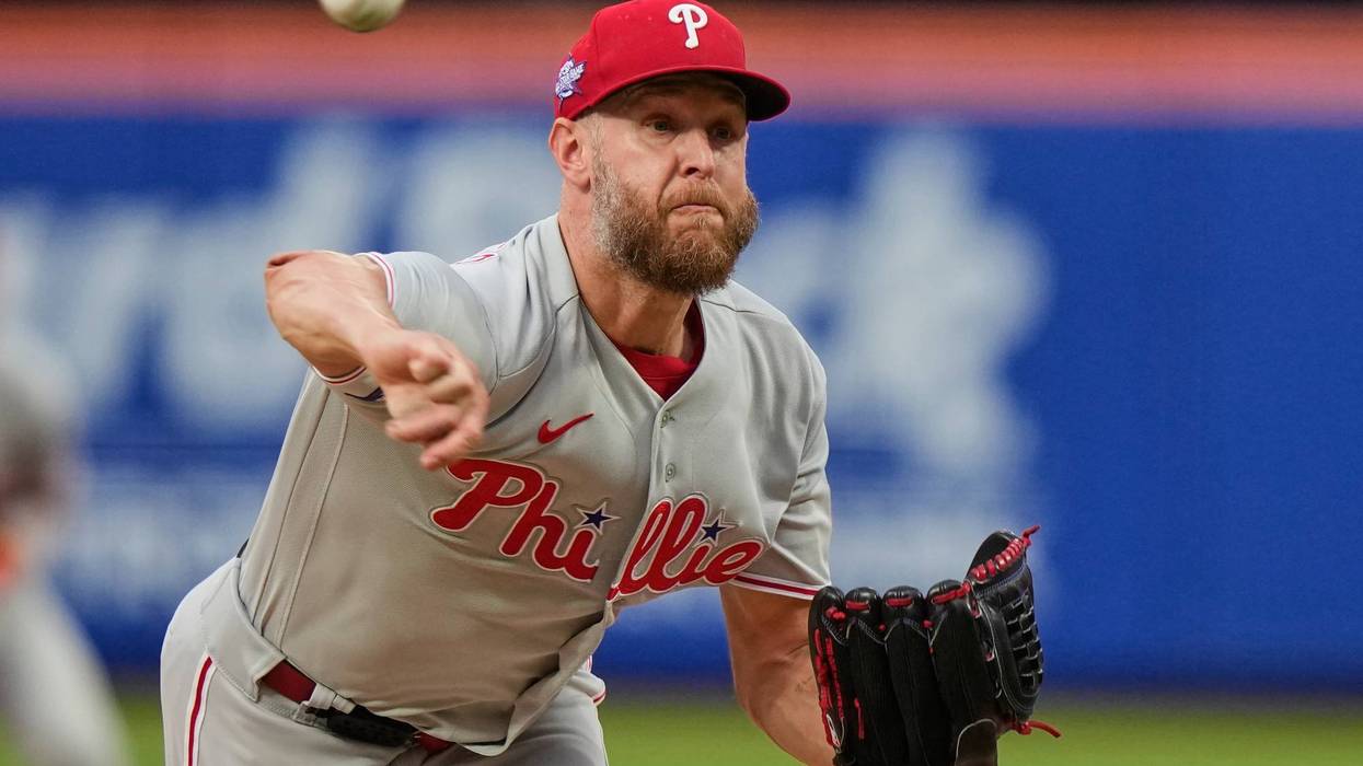 Hill makes incredible grab as Wheeler pitches Phillies to 2-1 win after Mets fire manager