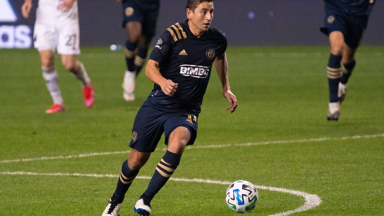 Philadelphia Union midfielder Alejandro Bedoya (11) controls the ball against the Chicago Fire during the second half at Subaru Park.