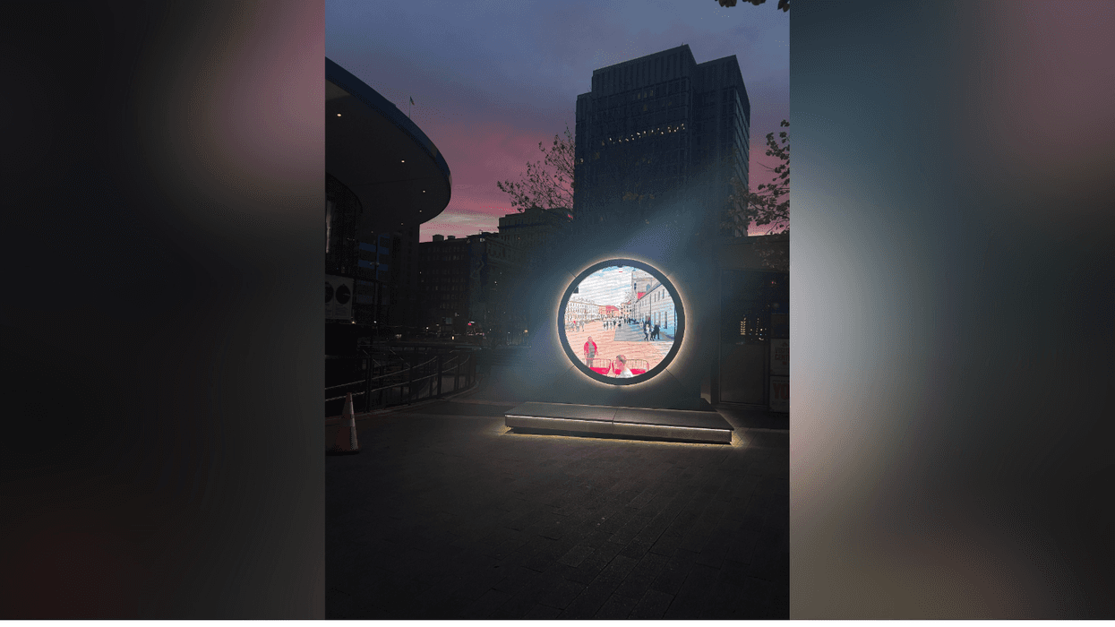 Philly Portal makes its way to City Hall Courtyard