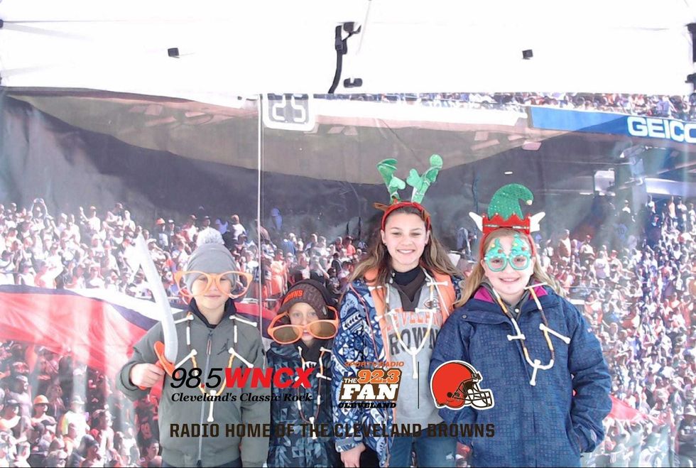 Photo booth dawg pound drive 11-24