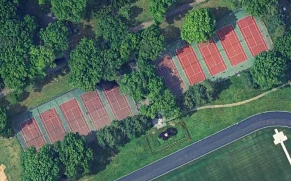 photo of the 10 tennis courts at Pelham Bay Park