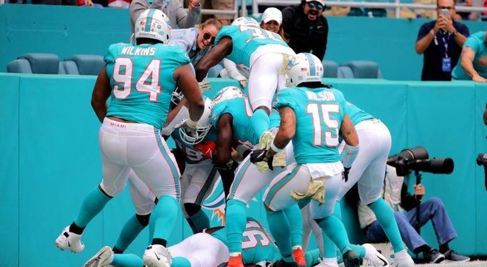 PHOTOS: Bills Sink Dolphins 37-20