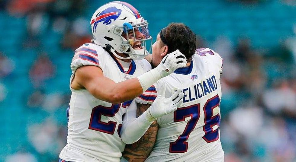 PHOTOS: Bills Sink Dolphins 37-20