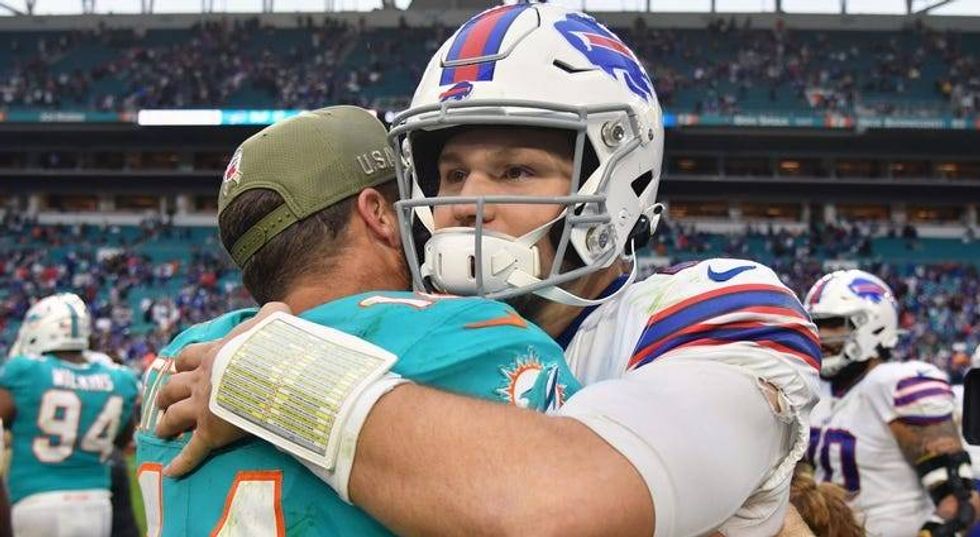 PHOTOS: Bills Sink Dolphins 37-20