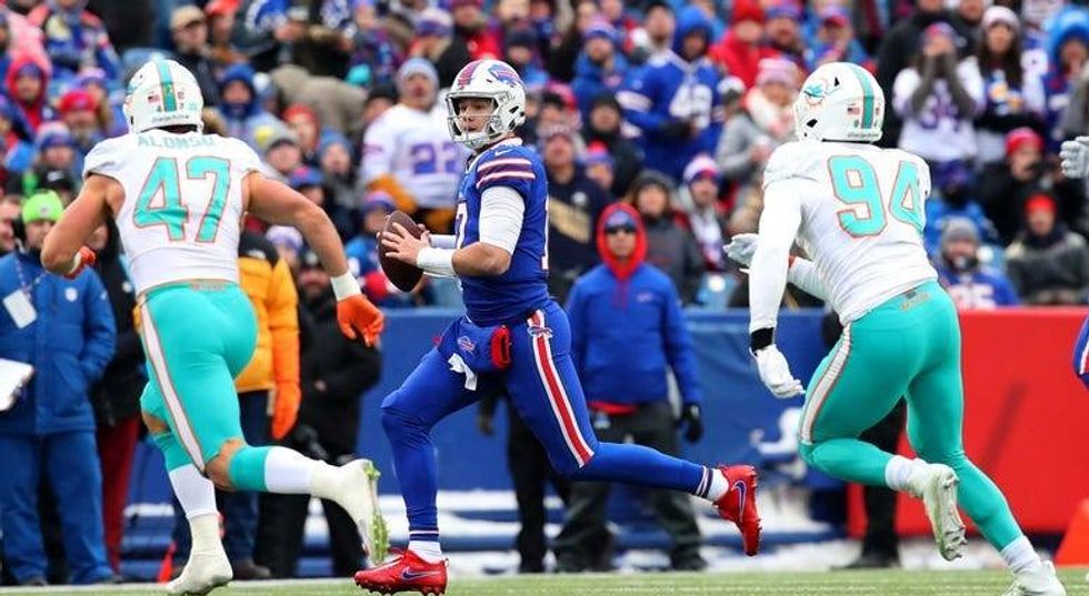 PHOTOS: Buffalo Bills close out season with 42-17 win over Dolphins