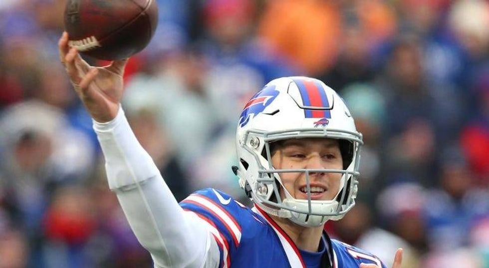 PHOTOS: Buffalo Bills close out season with 42-17 win over Dolphins
