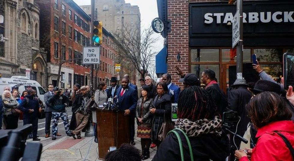 PHOTOS: Starbucks Protest