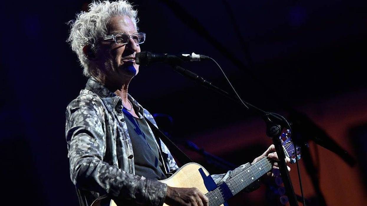 Picture of Kevin Cronin of REO Speedwagon