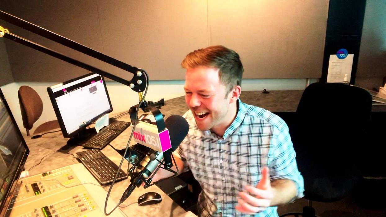 Pike apologizes to his wife on-air