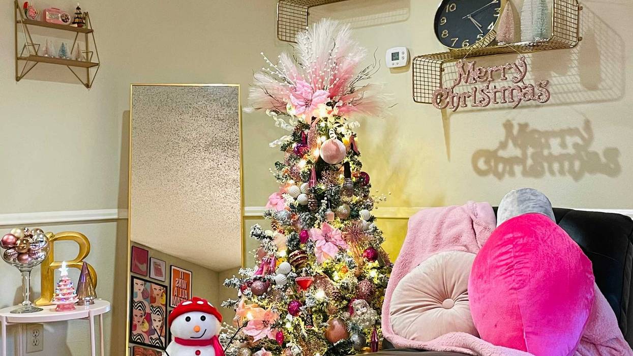 Pink Christmas decor