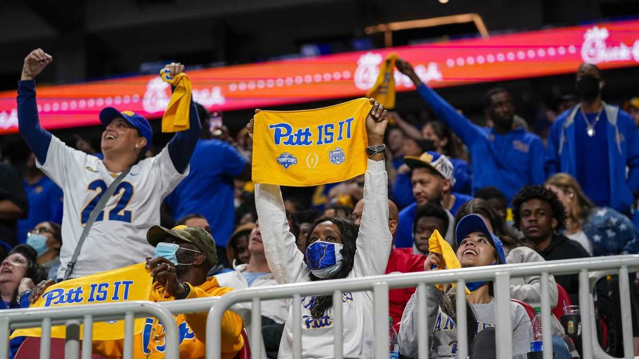 Pitt fans at the Peach Bowl