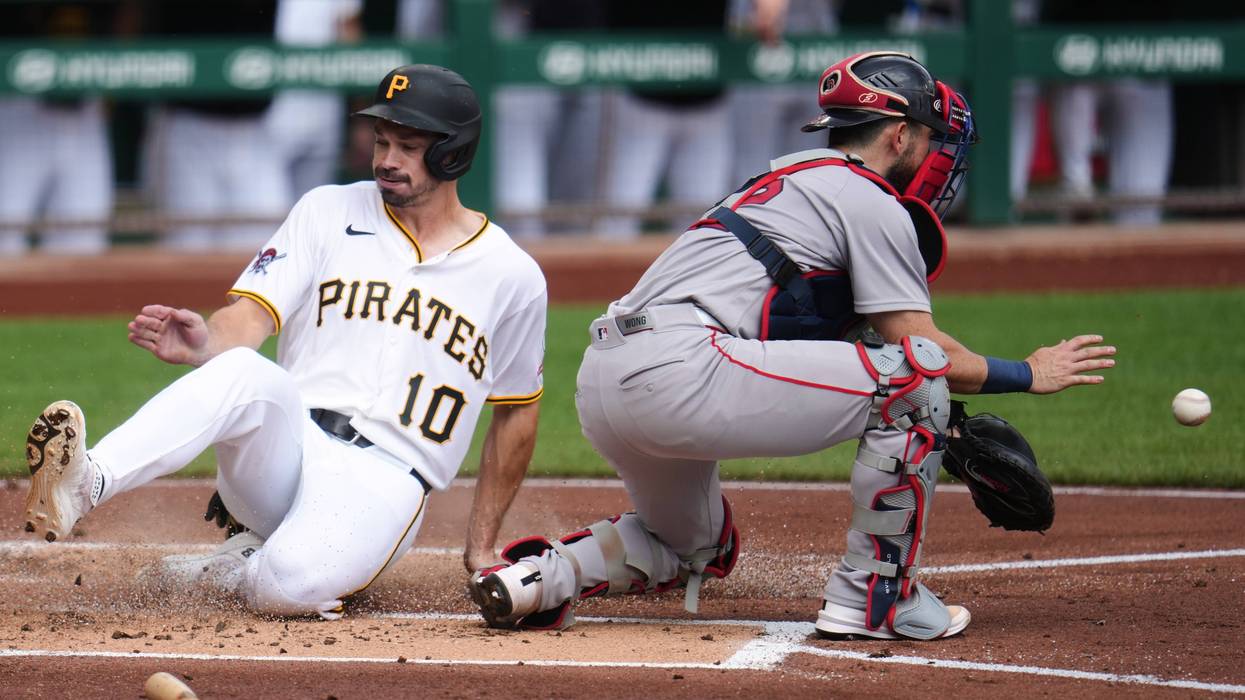 Reynolds, Lowe, and Yorke each drive in 2 runs, Pirates beat Red Sox 8-3 after 2 1/2-hour delay