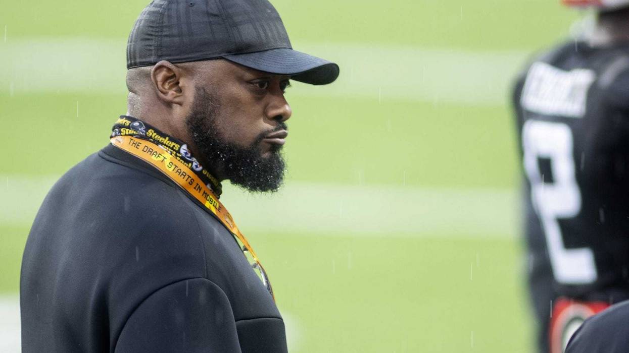 Pittsburgh Steelers head coach Mike Tomlin visits the field during American practice for the 2022 Senior Bowl