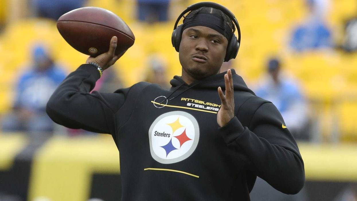 Pittsburgh Steelers quarterback Dwayne Haskins (3) warms up before he game against the Detroit Lions at Heinz Field