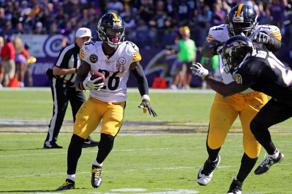 Conor Orr on LeVeon Bell's contract status: "Maybe he shows up Sunday or maybe he'll miss one game to show how he serious he is"