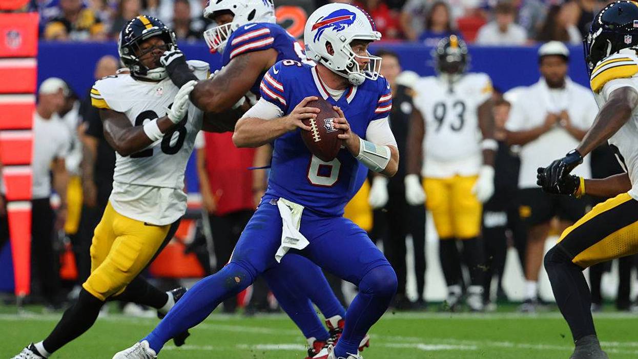 Pittsburgh Steelers v Buffalo Bills
