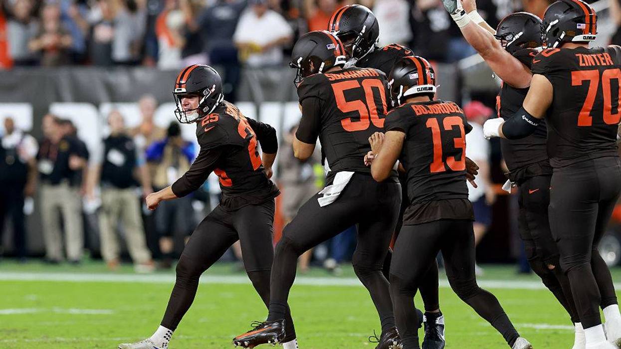 Pittsburgh Steelers v Cleveland Browns