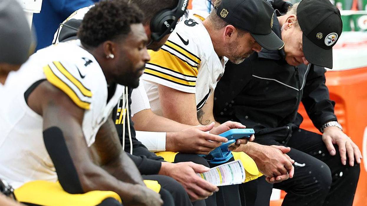 Pittsburgh Steelers v New England Patriots