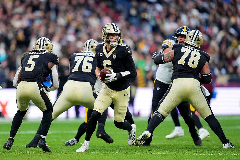 Saints offense stumbles late in 16-10 loss to Steelers in Paris