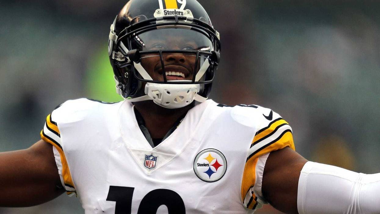 Pittsburgh Steelers wide receiver JuJu Smith-Schuster (19) against the Cincinnati Bengals at Paul Brown Stadium.