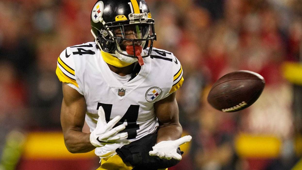 Pittsburgh Steelers wide receiver Ray-Ray McCloud (14) catches a pass against the Kansas City Chiefs