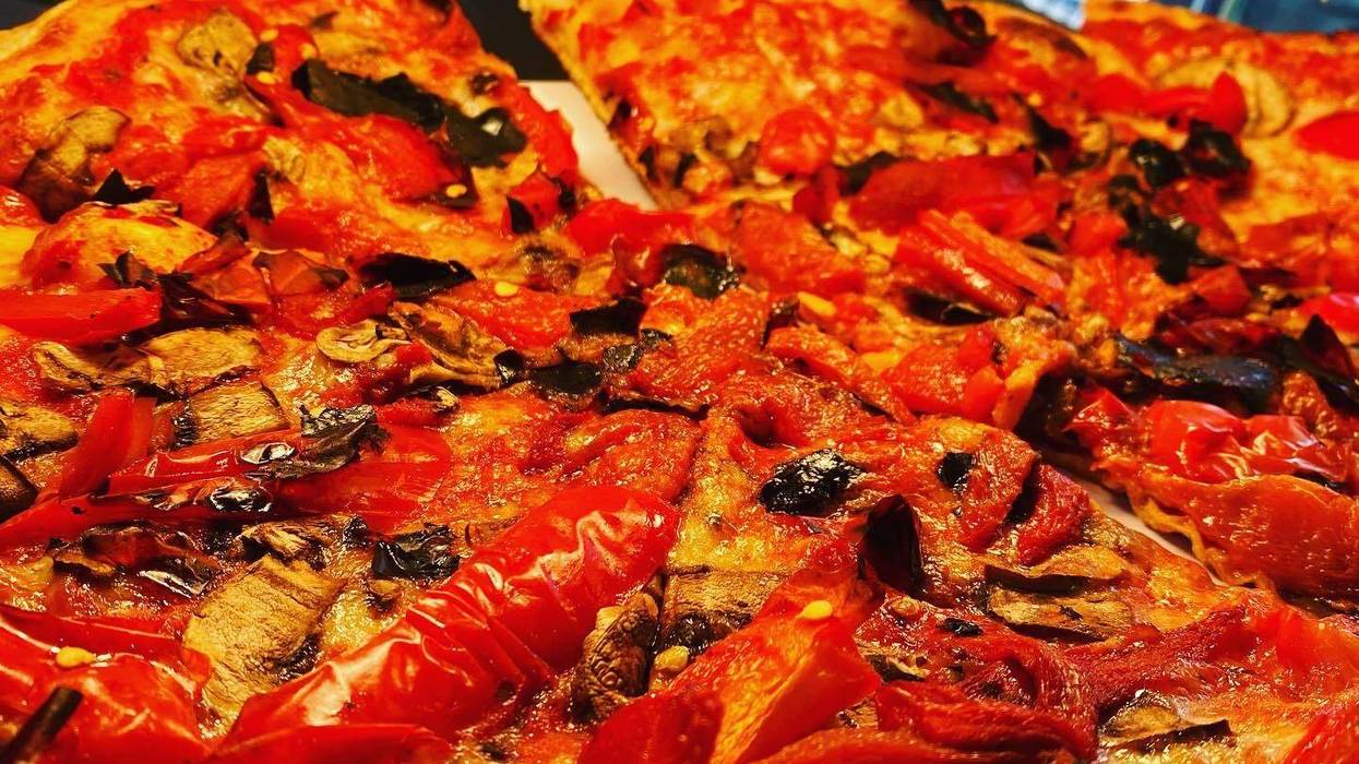 Pizza at Metropolitan Bar & Kitchen