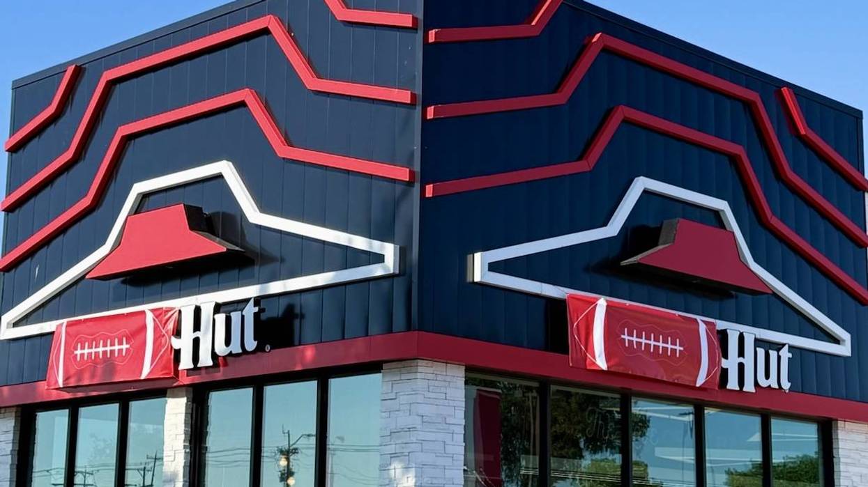 Pizza Hut is temporarily dropping the word “Pizza” from its name and going by “Hut” for the next 25 weeks as the 2026 NFL season begins — a makeover the Plano-headquartered chain is showcasing on restaurant signs, including in North Texas.