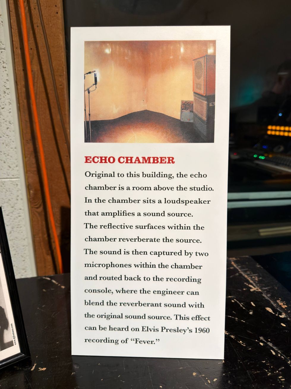 Plaque describing an echo chamber. It includes a photo of a room with a loudspeaker and microphone, explaining sound reflection and Elvis Presley
