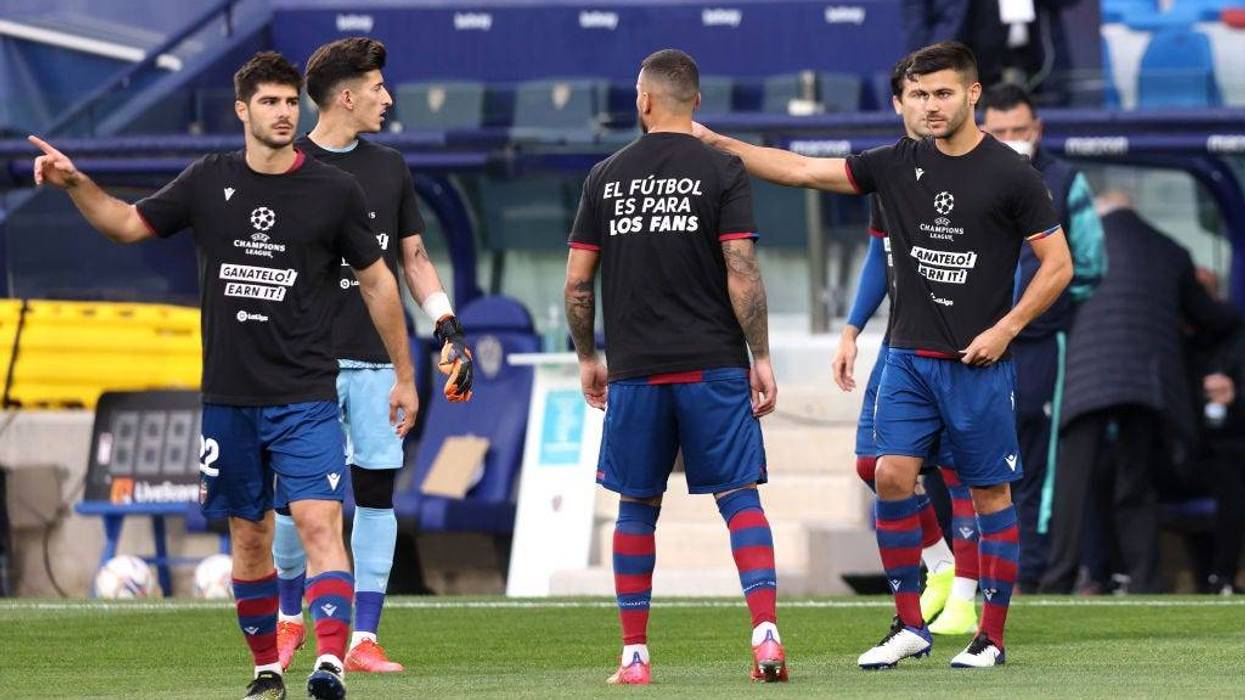Players of Levante wear protest t-shirts against the European Super League prior to the La Liga Santander match between Levante UD and Sevilla FC at Ciutat de Valencia Stadium on April 21, 2021 in Valencia, Spain.