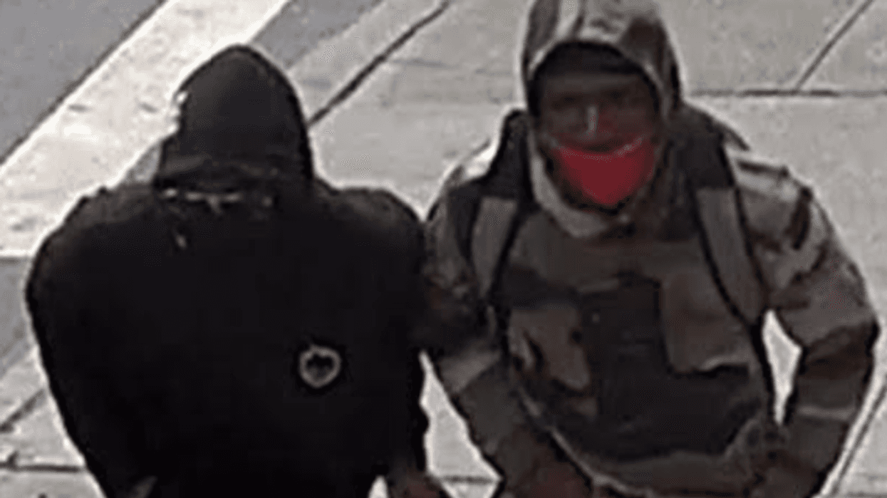 Police are looking for a robbery duo who swiped two cellphones inside an AT&T Store on the Lower East Side and punched a store security guard late last month.