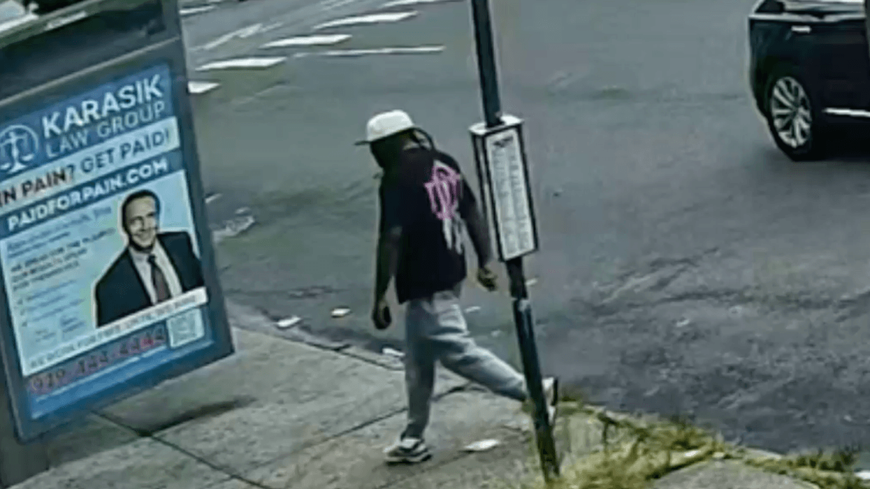 Man, 76, knocked unconscious in sucker punch at Bronx bus stop; suspect sought