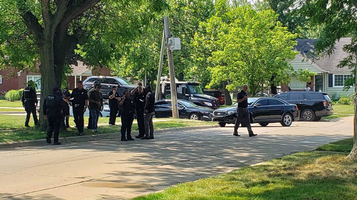 Police search for suspects in Harper Woods after shots fired at deputy on I-94