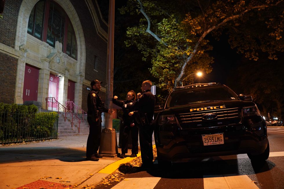 Police outside a synagogue in Newark on Nov. 3, 2022