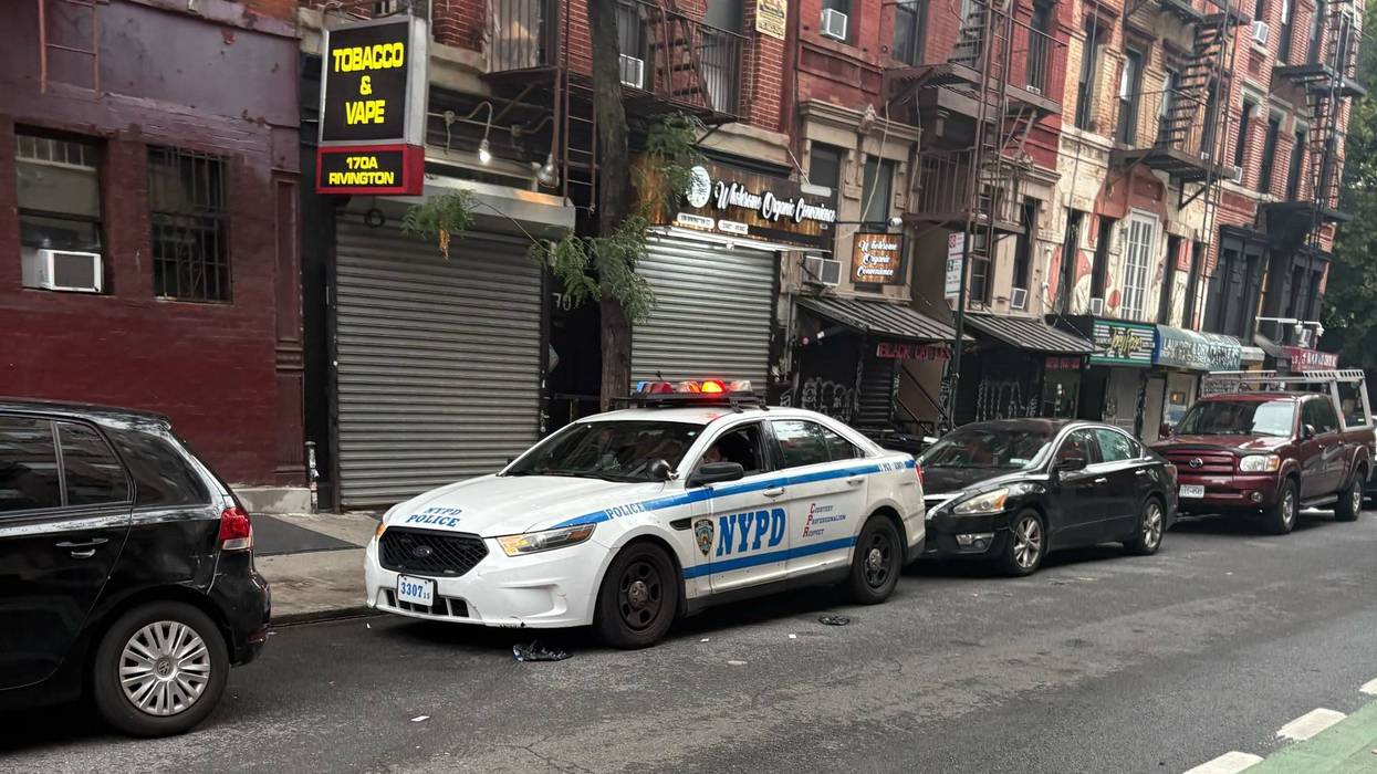 Candy thief shoots deli worker on the Lower East Side