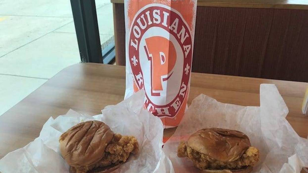 Popeyes, Chicken Sandwich, Two, Regular, Spicy, Table