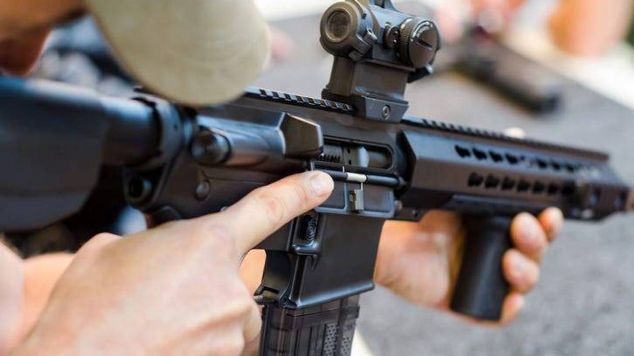 Porch pirate confronted by assault rifle in Detroit