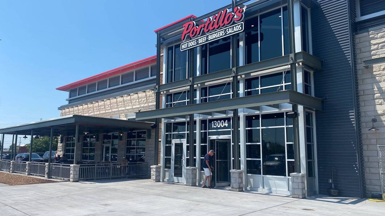 Portillo's restaurant in Livonia